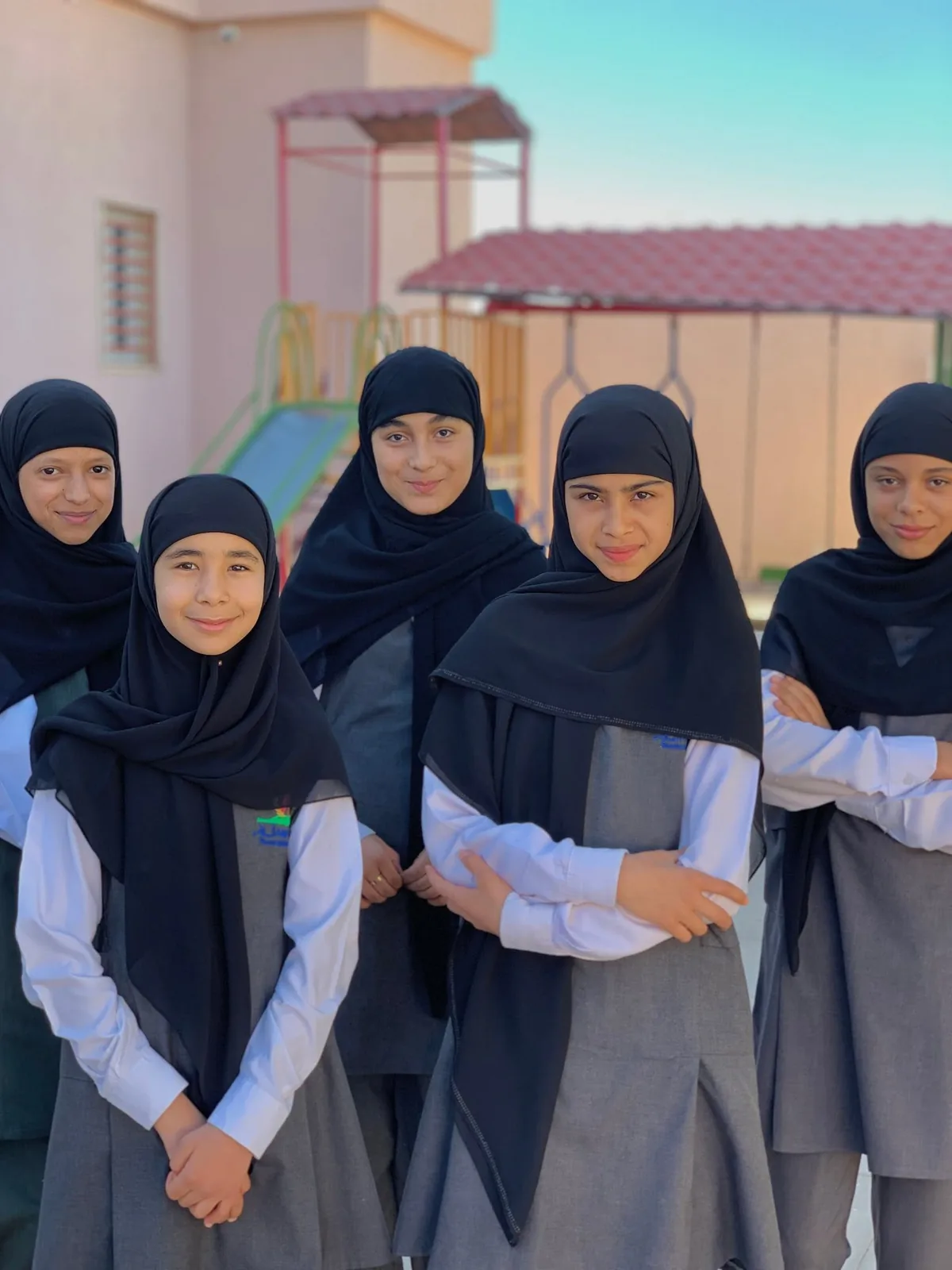 طالبات مدرسة روضة السلام